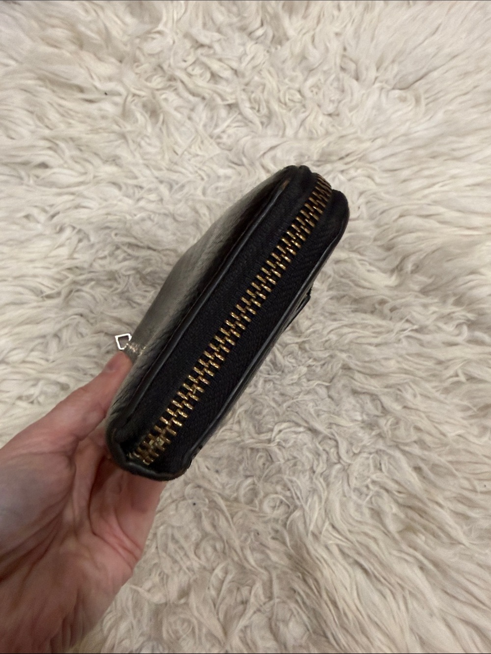 Fossil Black Pebbled Leather Sydney Zip Around
Wallet - Picture 7 of 8